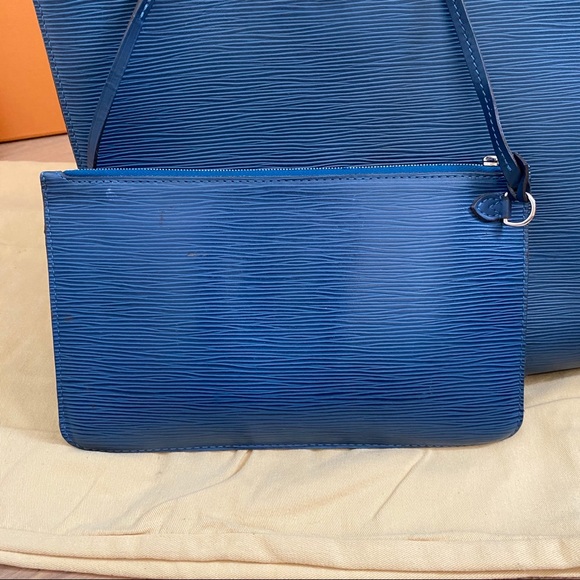 💞BLUE NEVERFULL W/ POUCH💞Epi Neverfull Mm Auth! - Picture 10 of 13